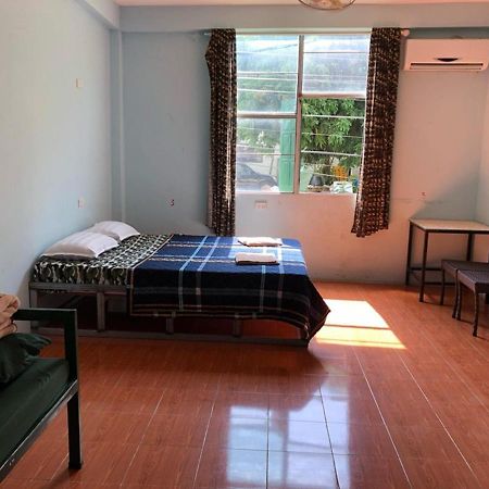 Army Barracks Guesthouse Vang Vieng Extérieur photo
