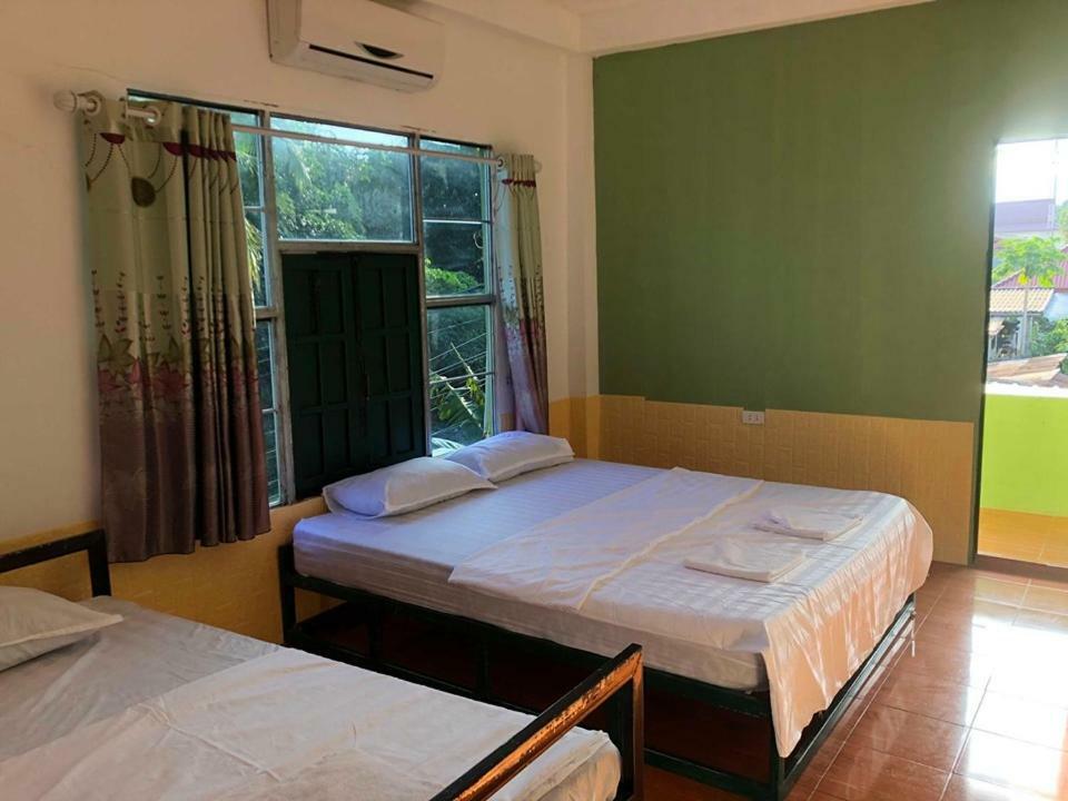 Army Barracks Guesthouse Vang Vieng Extérieur photo
