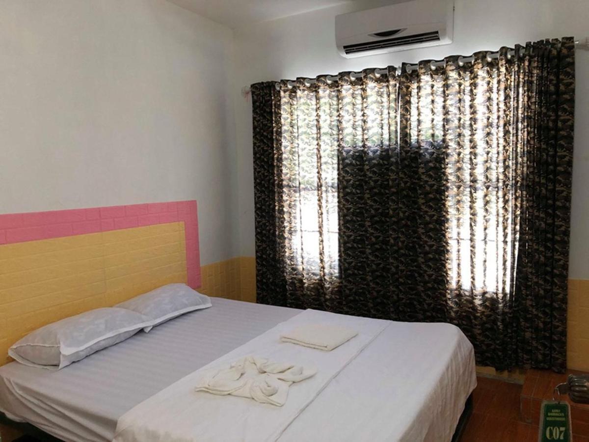 Army Barracks Guesthouse Vang Vieng Extérieur photo