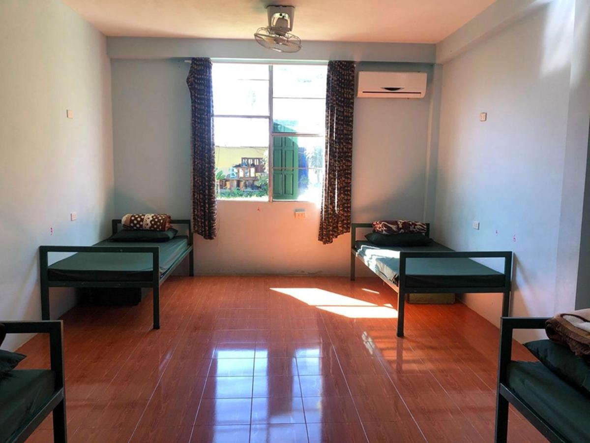 Army Barracks Guesthouse Vang Vieng Extérieur photo