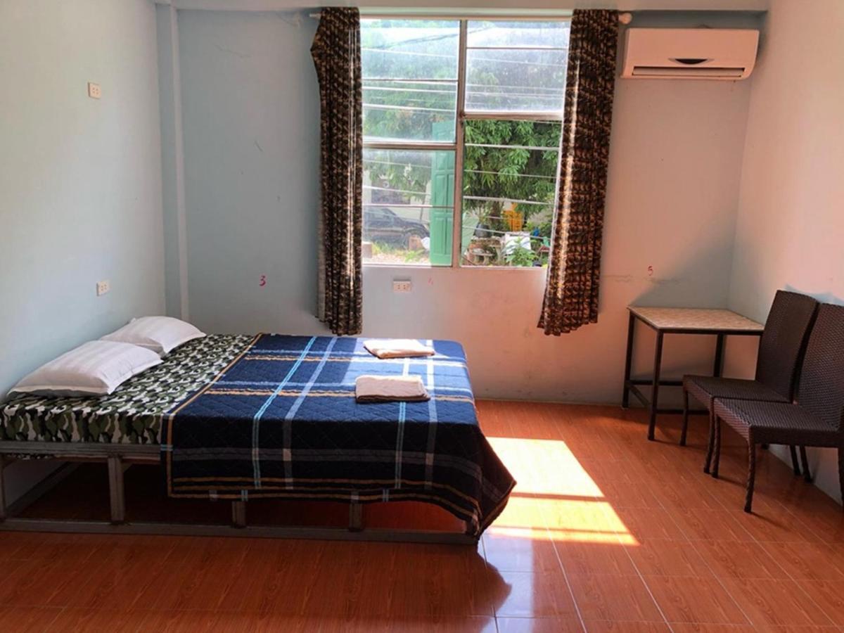 Army Barracks Guesthouse Vang Vieng Extérieur photo